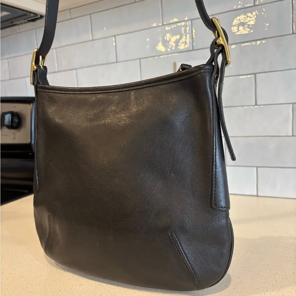 Coach 90s Vintage Court Leather Crossbody 9204 Bag Purse Black Zip Close